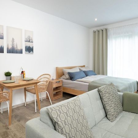 Apart4Me Scandi Apartment Geislingen Zentral Mit Parkplatz Ґайслінґен-ан-дер-Штайґе Екстер'єр фото