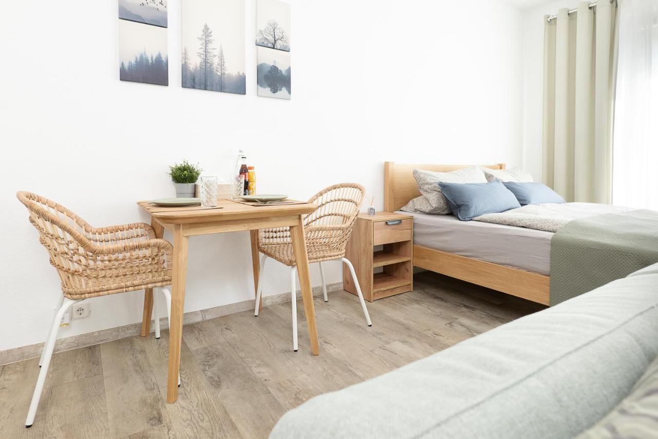 Apart4Me Scandi Apartment Geislingen Zentral Mit Parkplatz Ґайслінґен-ан-дер-Штайґе Екстер'єр фото